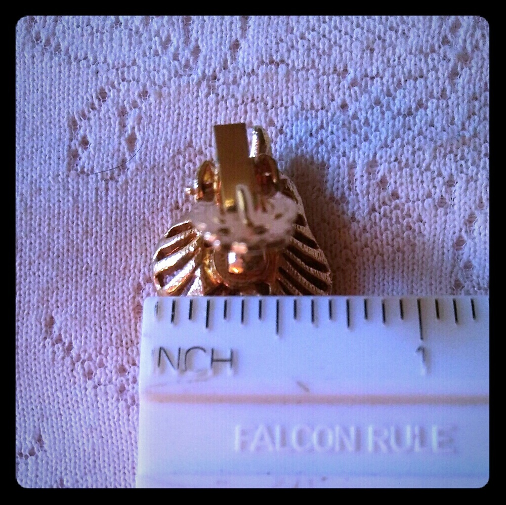 Vintage Leaf Shape Openwork Earrings - image 7